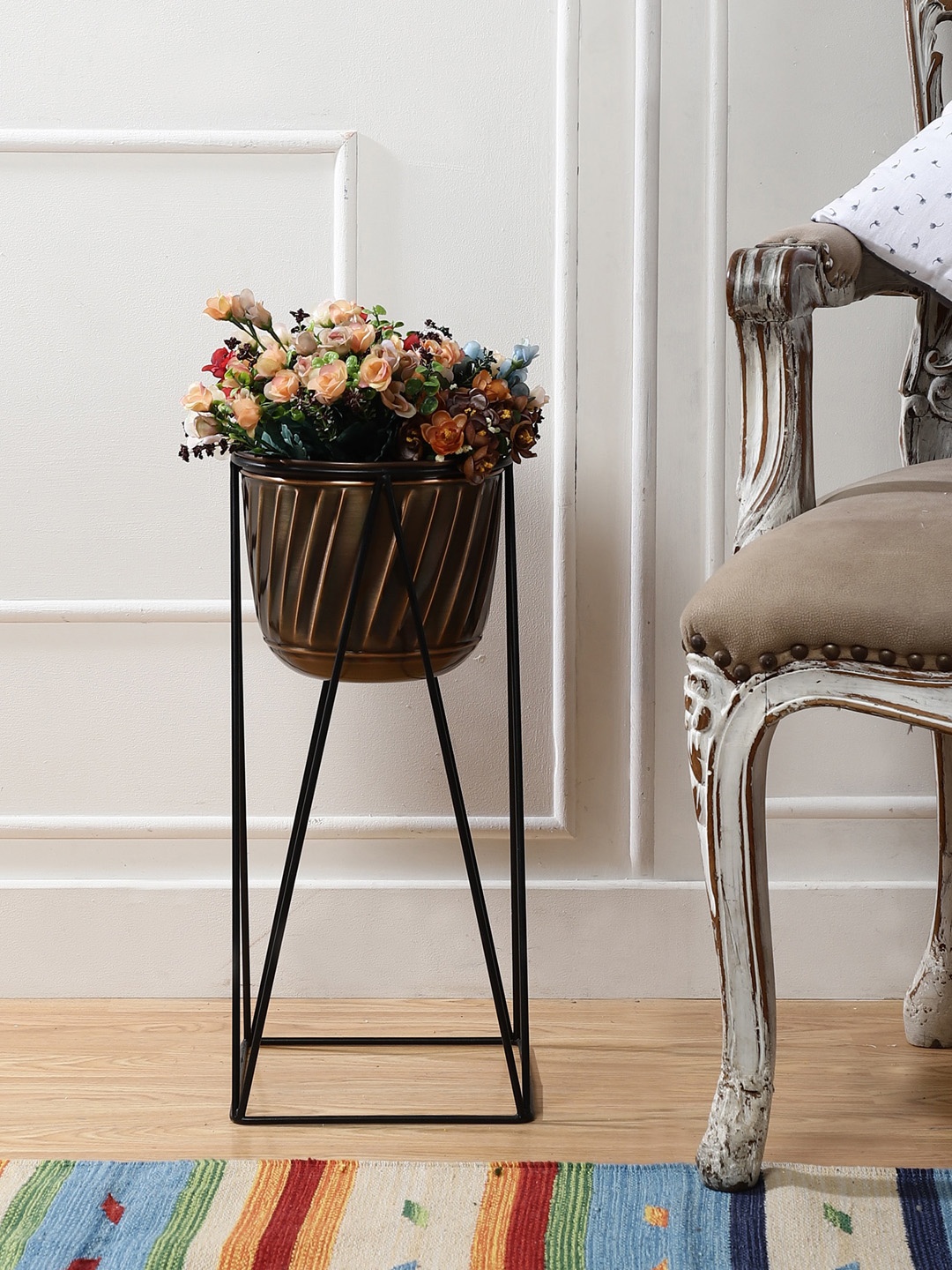 

The Decor Mart Gold-Toned & Brown Solid Metal Planter With Stand