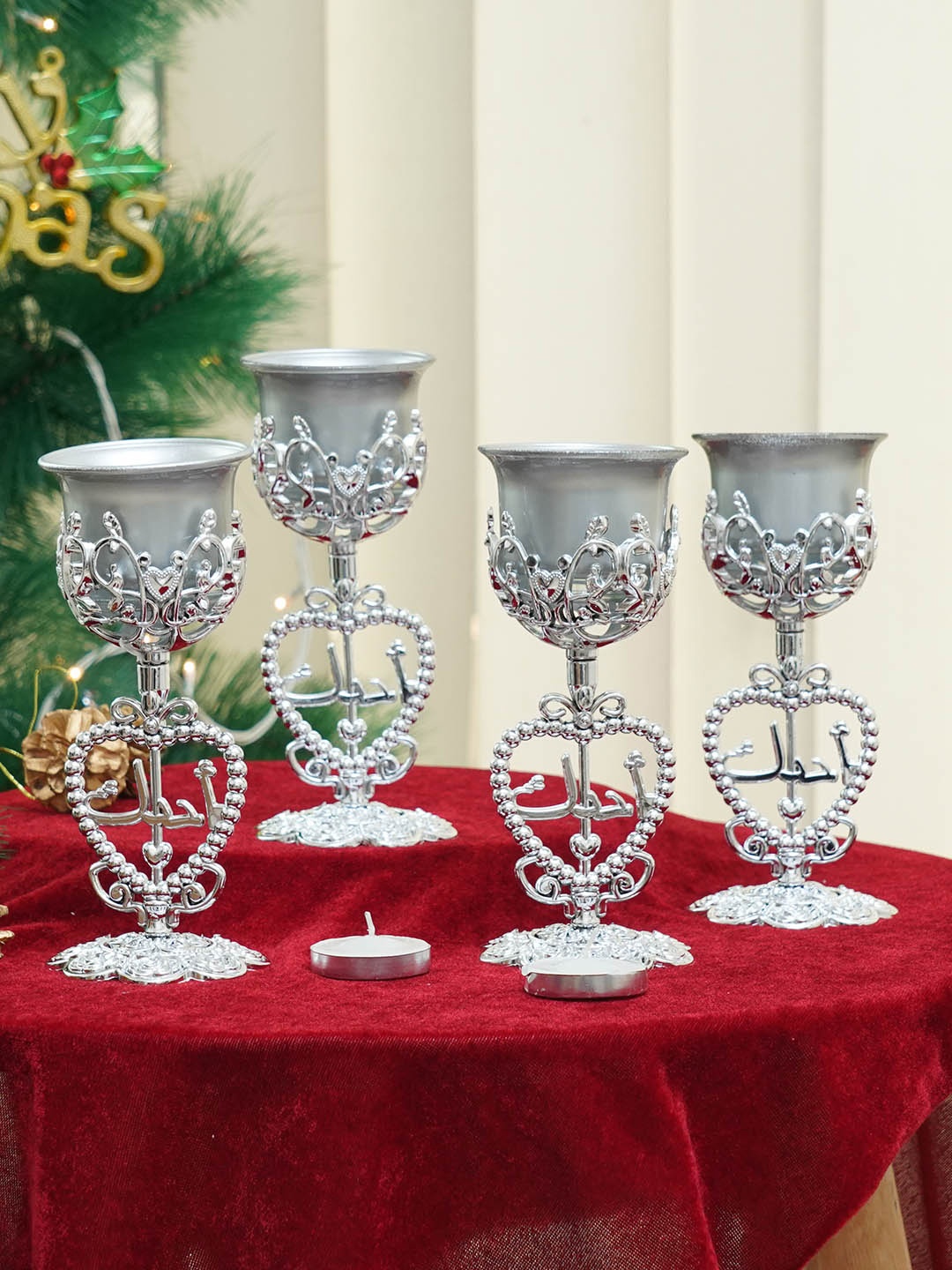 

TIED RIBBONS Set Of 4 Silver-Toned Christmas Decoration Tealight Candle Holders With Stand