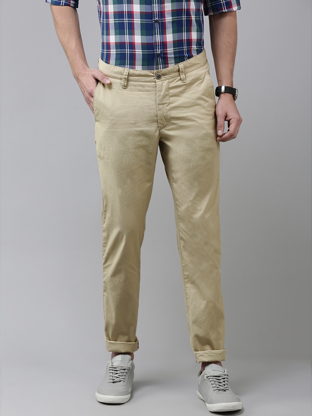 

Van Heusen Sport Men Cream-Coloured Solid Tapered Fit Trousers