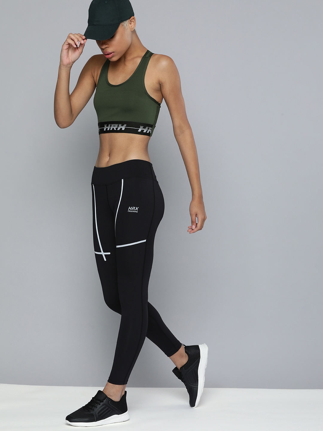 

HRX by Hrithik Roshan Training Women Kombu Green Rapid-Dry Solid Sports Bra
