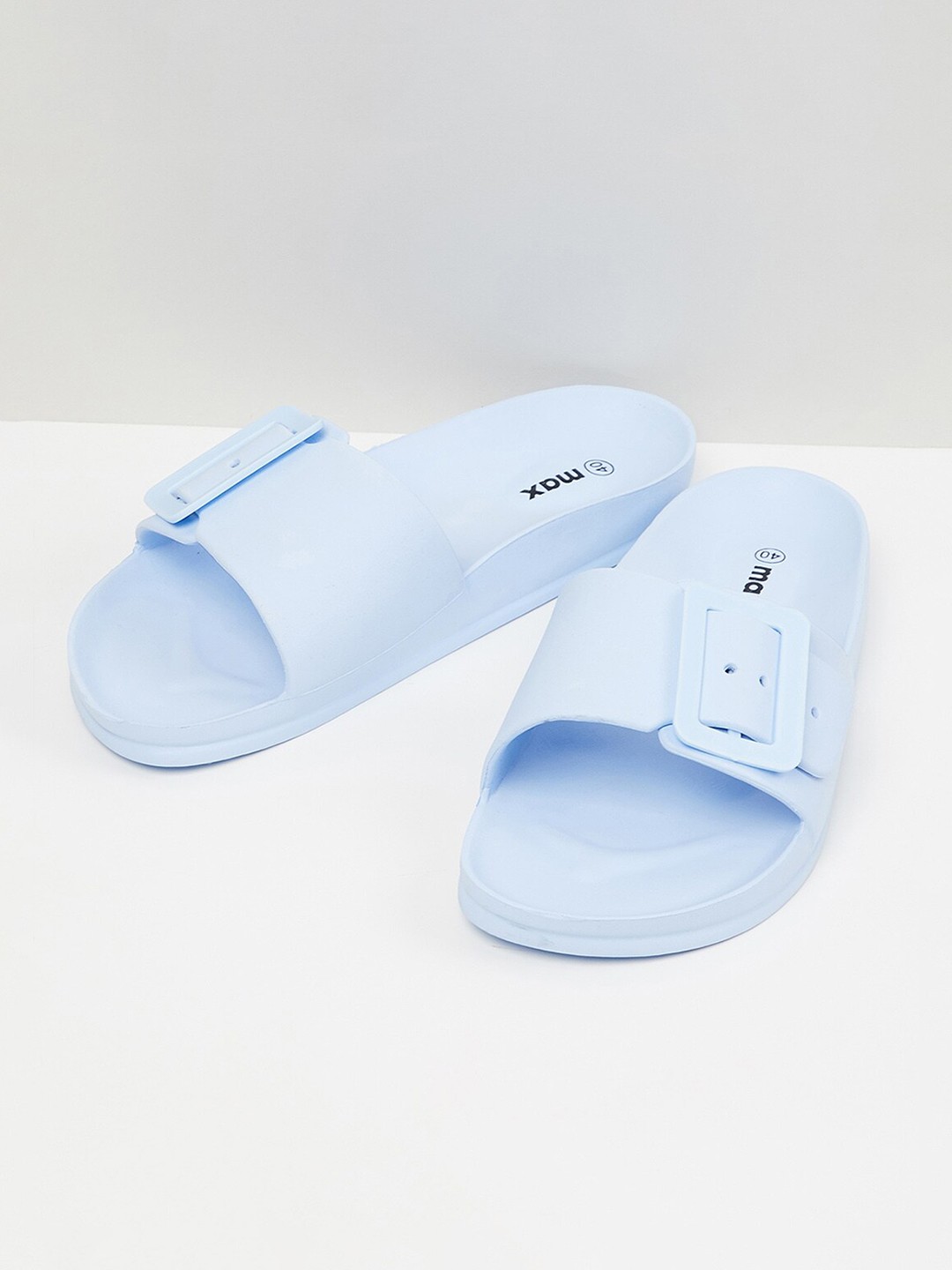

max Women Blue Sliders