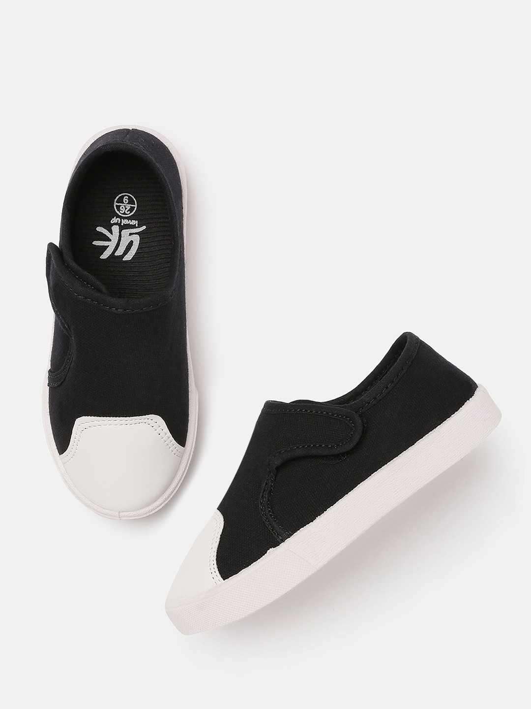 

YK Boys Black & White Solid Sneakers