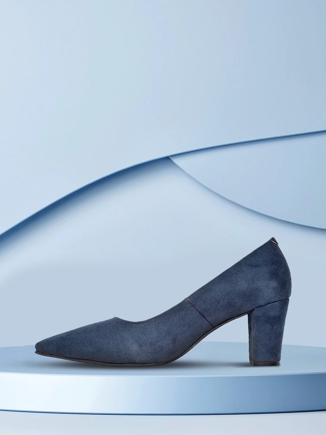 

Mast & Harbour Navy Blue Solid Pumps