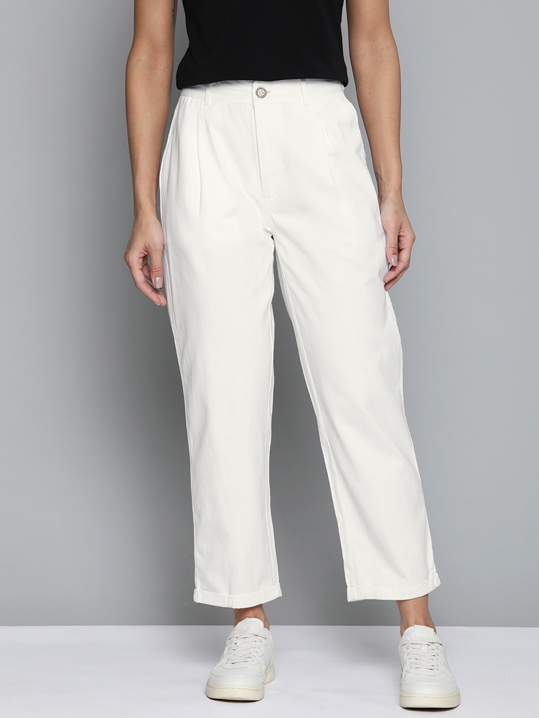 

Mast & Harbour Women White Pure Cotton Pleated Trousers