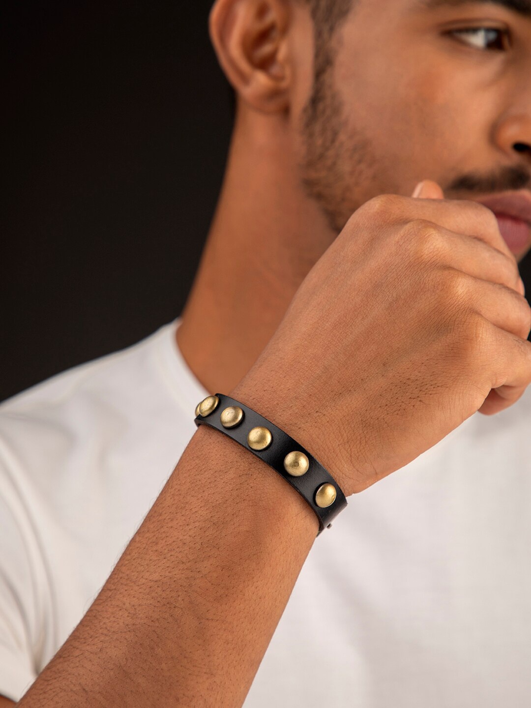

The Roadster Lifestyle Co Men Black & Gold-Toned Alloy Wraparound Bracelet