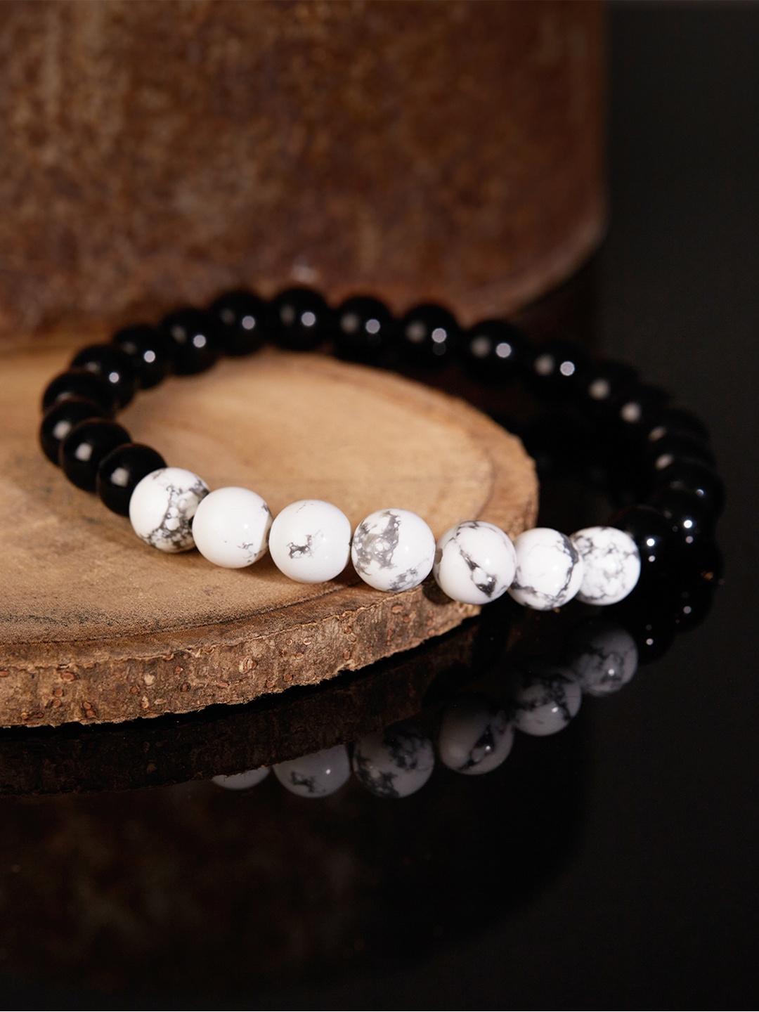 

The Roadster Lifestyle Co Men Black & White Alloy Handcrafted Elasticated Bracelet