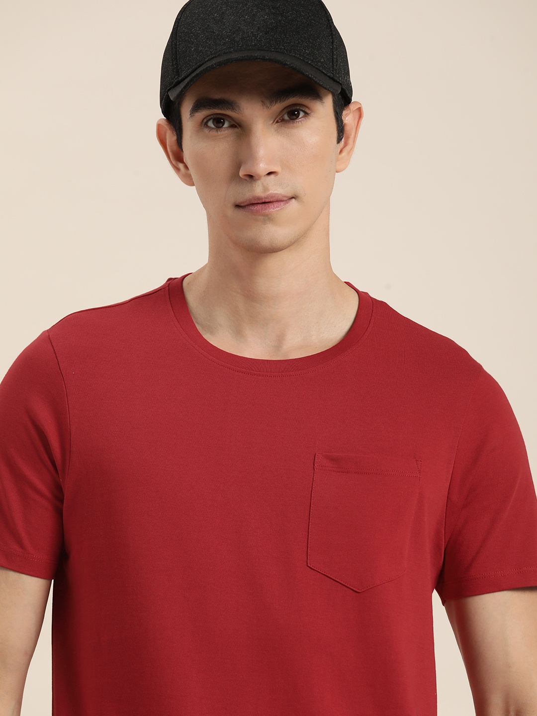 

INVICTUS Men Red Solid Casual T-shirt