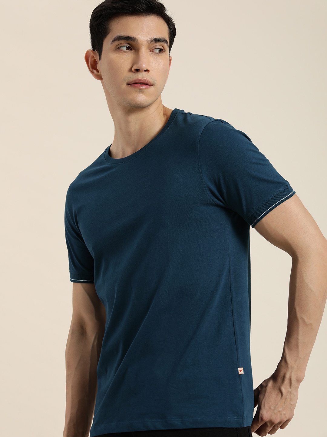 

INVICTUS Men Navy Blue Pure Cotton Slim Fit T-shirt