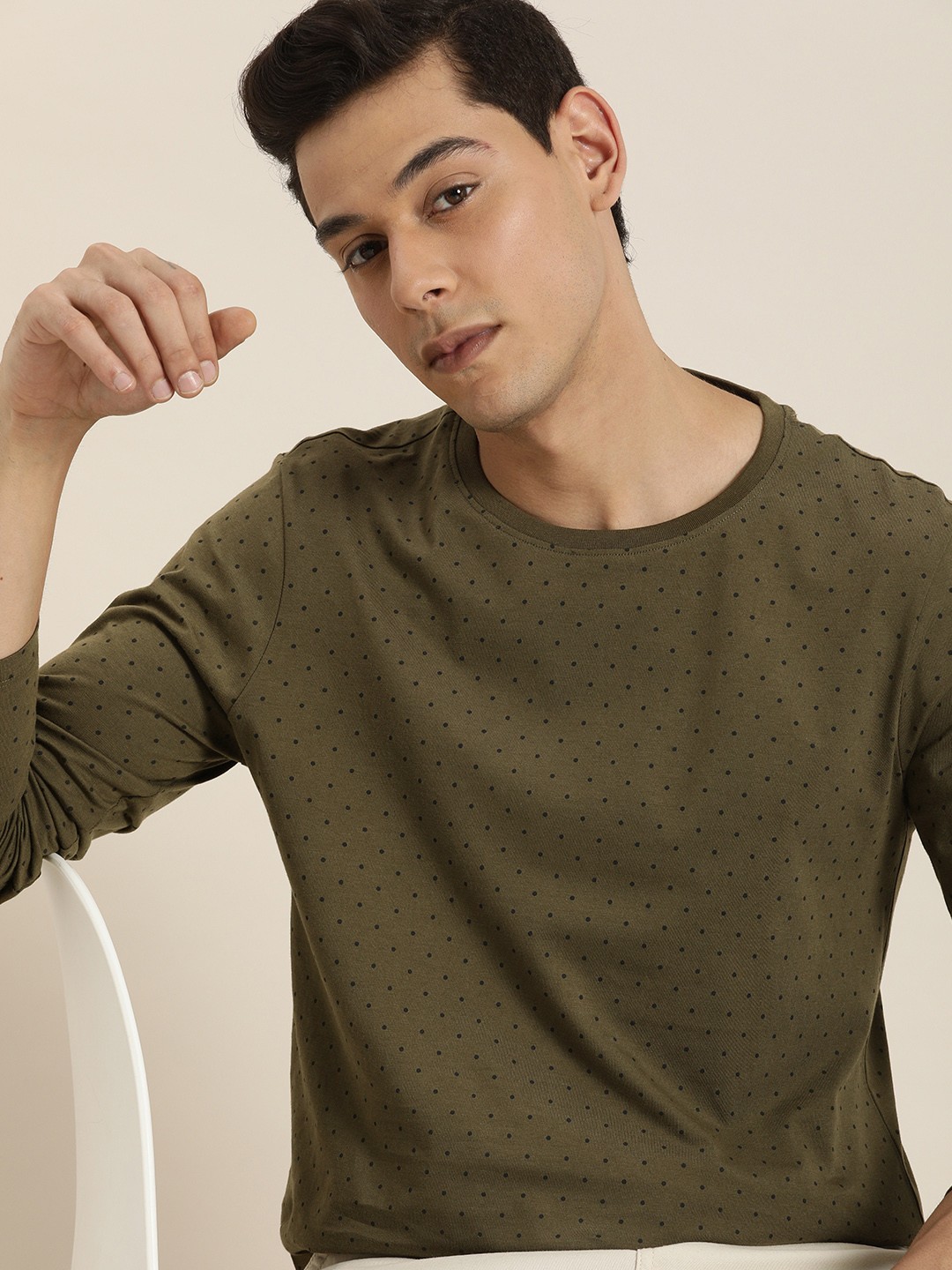 

INVICTUS Men Olive Green Polka Dots Printed Pure Cotton T-shirt
