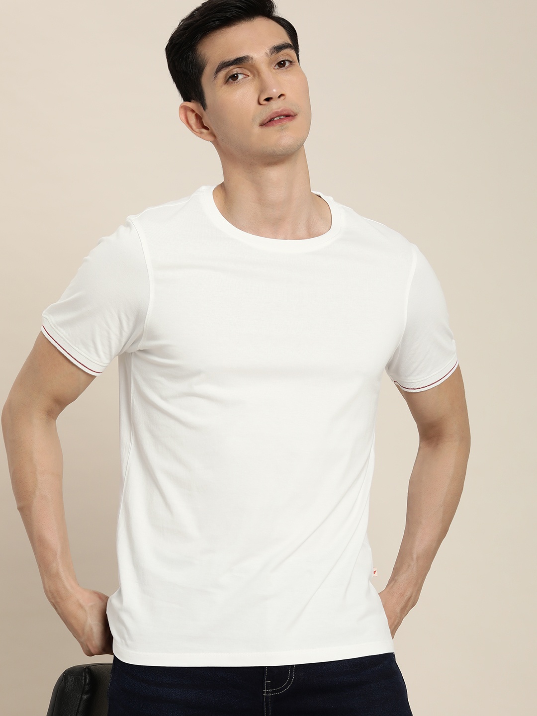 

INVICTUS Men White Pure Cotton Slim Fit T-shirt
