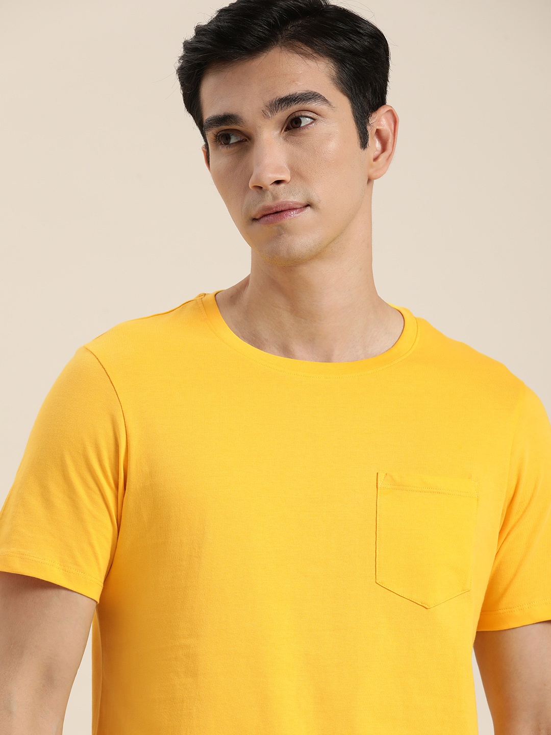

INVICTUS Men Yellow Solid T-shirt