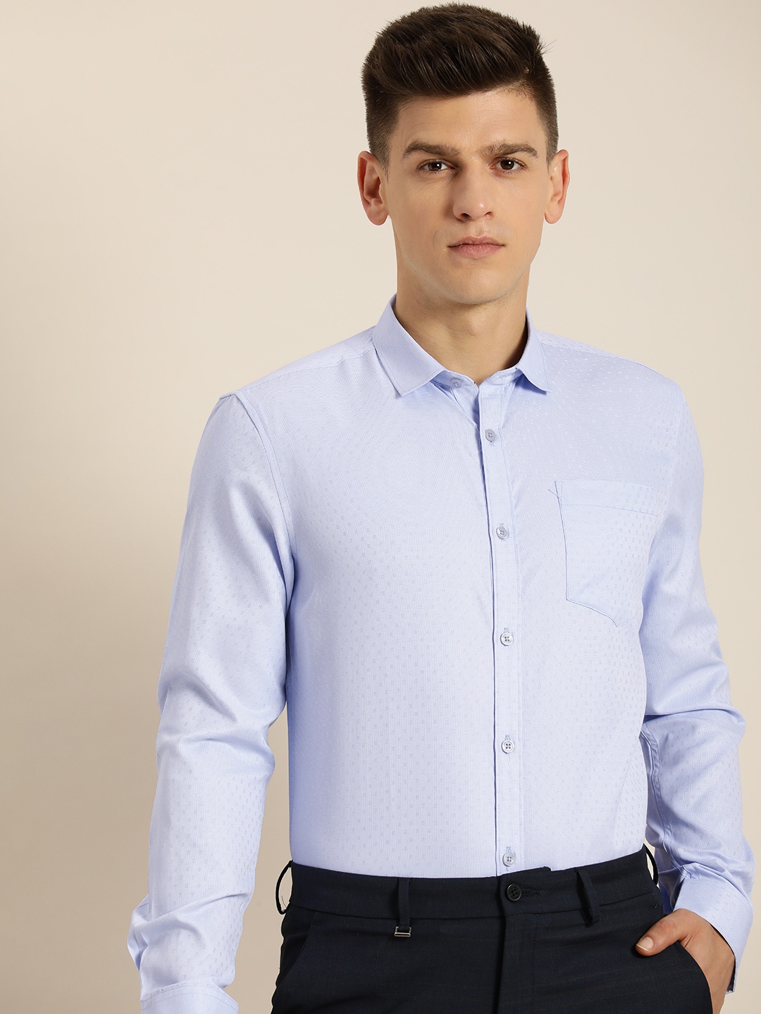 

INVICTUS Men Light Blue Self Design Slim Fit Semiformal Shirt