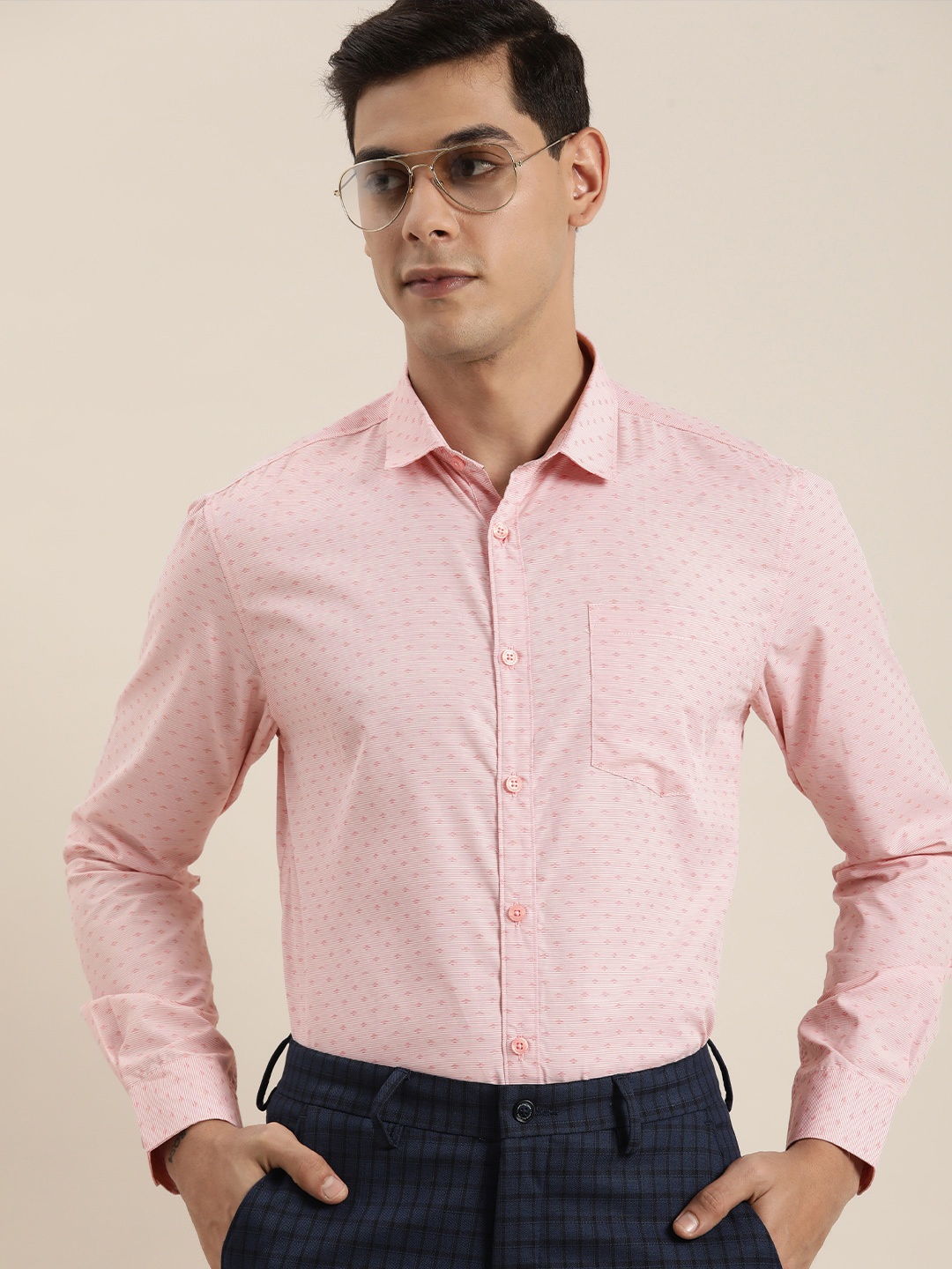 

INVICTUS Men Pink & White Slim Fit Striped Formal Shirt