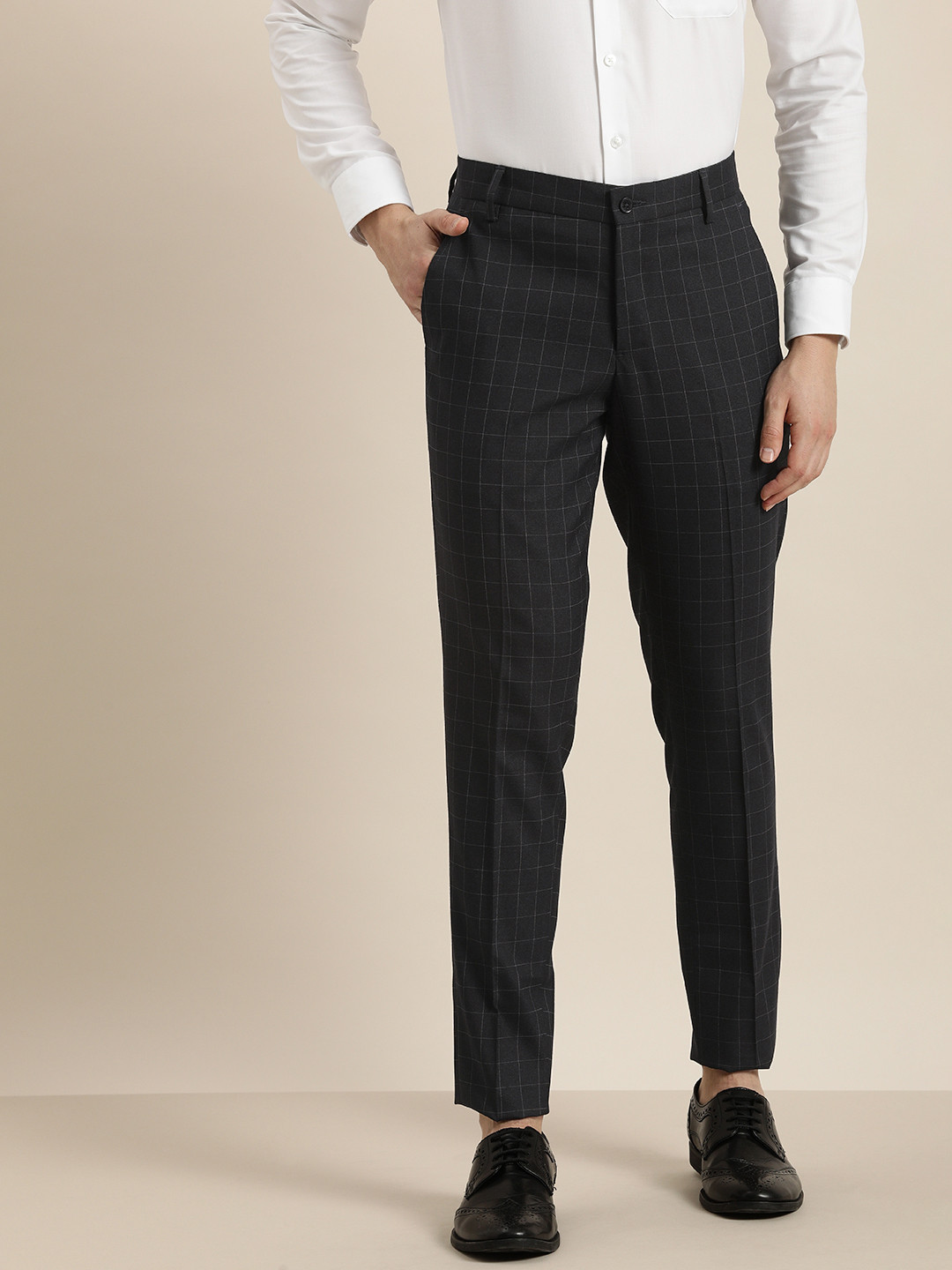 

INVICTUS Men Black Checked Slim Fit Formal Trousers