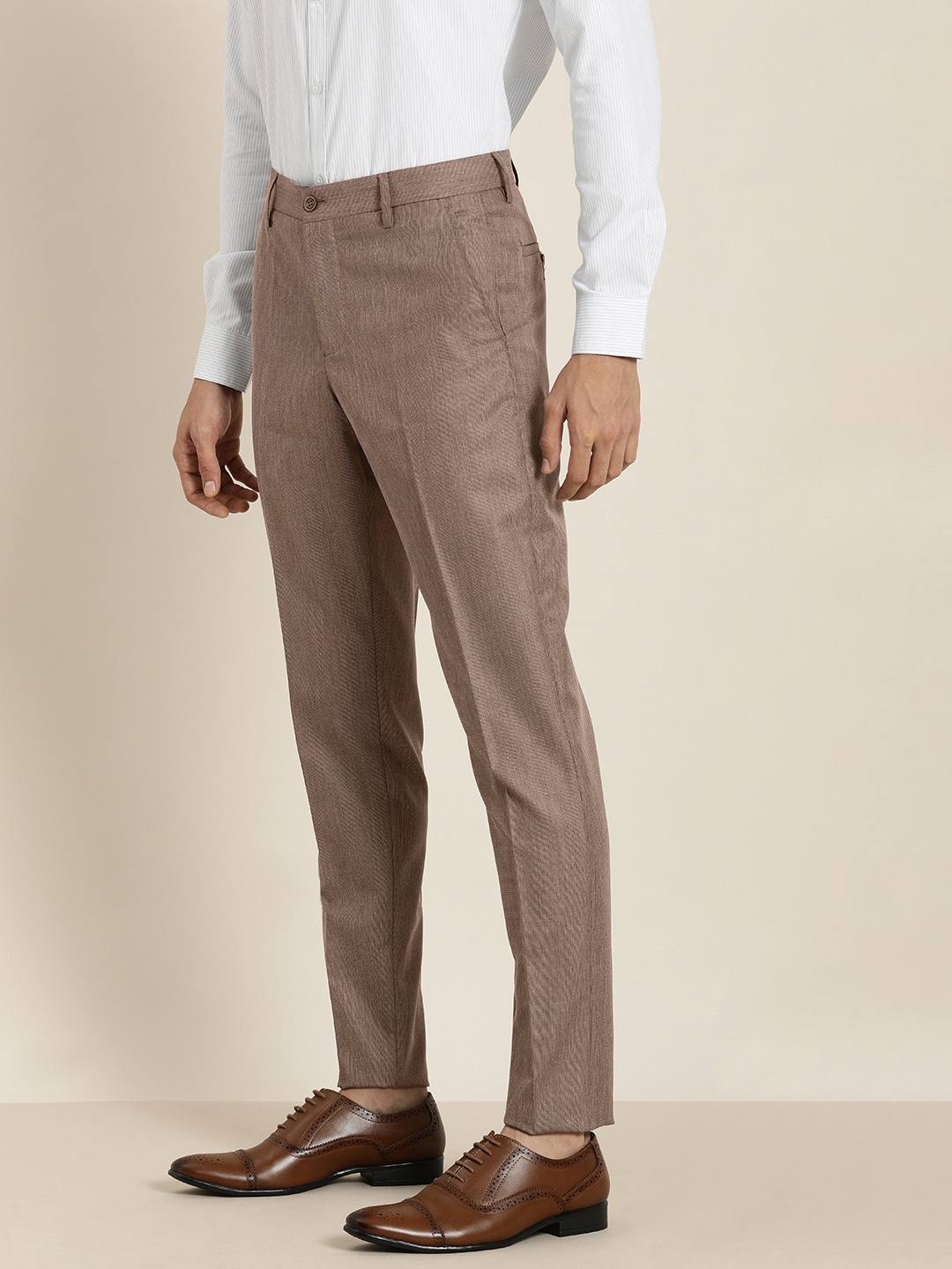 

INVICTUS Men Brown Textured Slim Fit Trousers