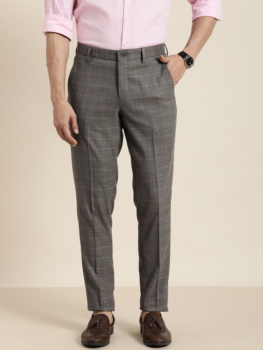 

INVICTUS Men Grey & White Checked Slim Fit Trousers