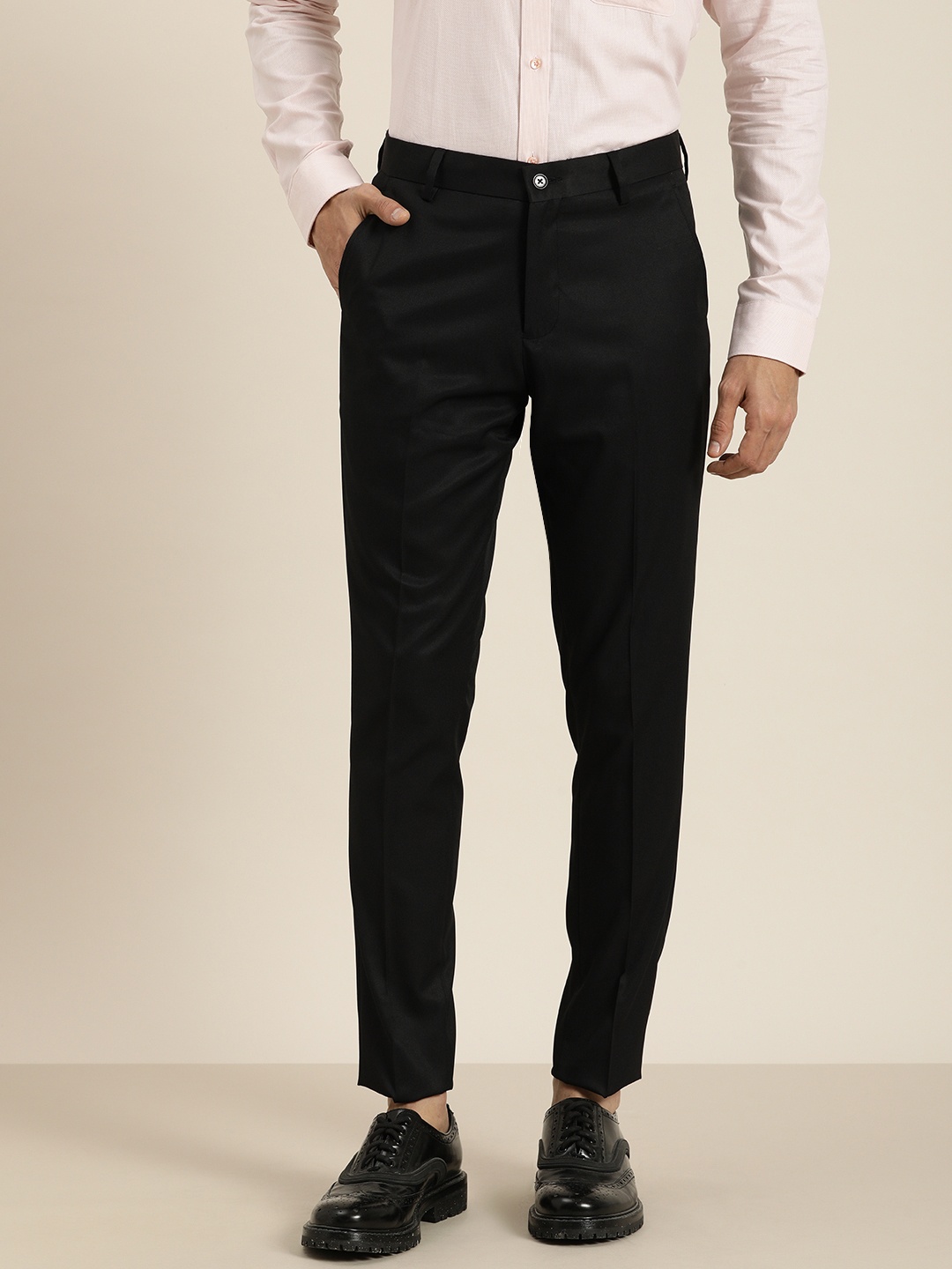 

INVICTUS Men Black Slim Fit Trousers
