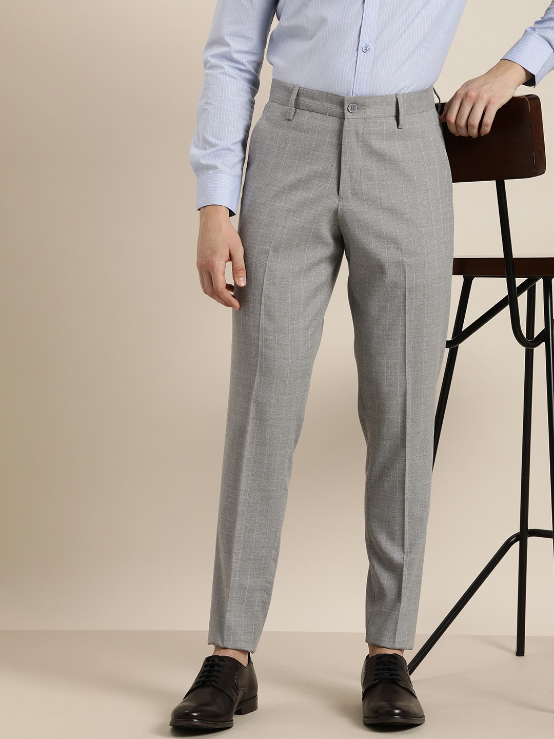 

INVICTUS Men Grey Checked Slim Fit Trousers