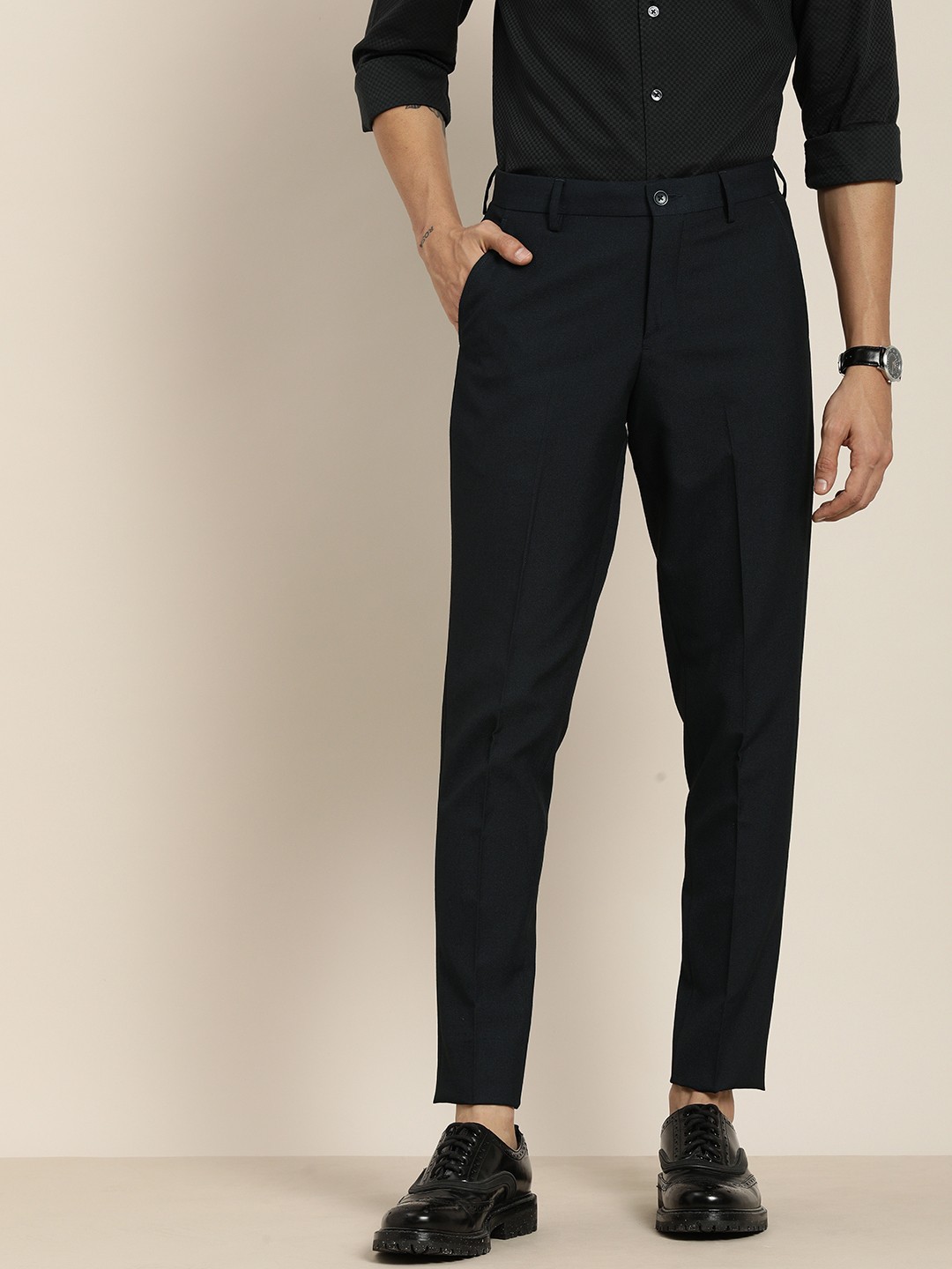 

INVICTUS Men Black Solid Slim Fit Mid-Rise Semiformal Regular Trousers