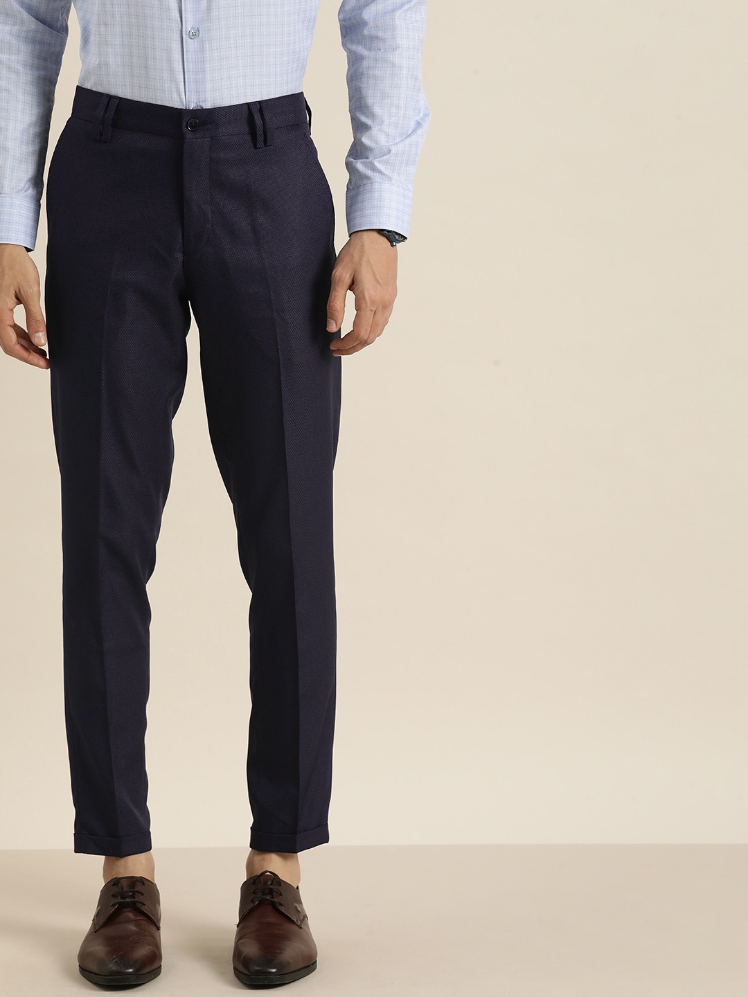 

INVICTUS Men Navy Blue Estilo Collection Textured Slim Fit Trousers