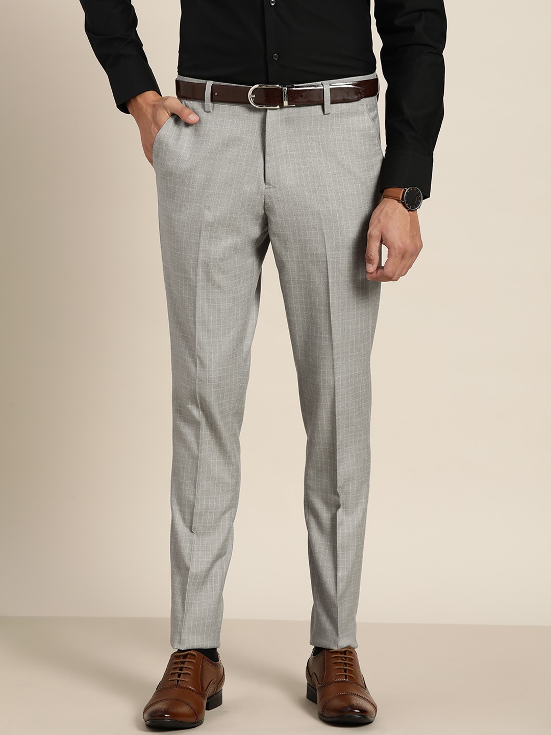 

INVICTUS Men Grey Checked Trousers