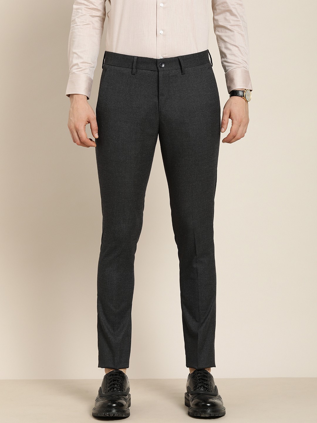

INVICTUS Men Black Slim Fit Trousers