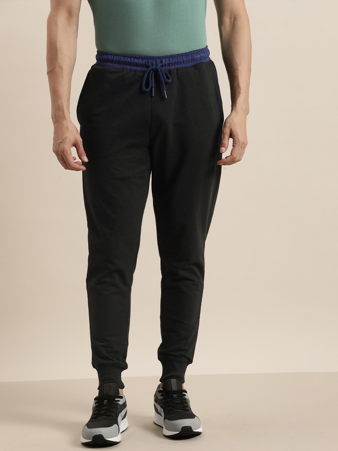 

Invictus Indoor Men Black Solid Joggers