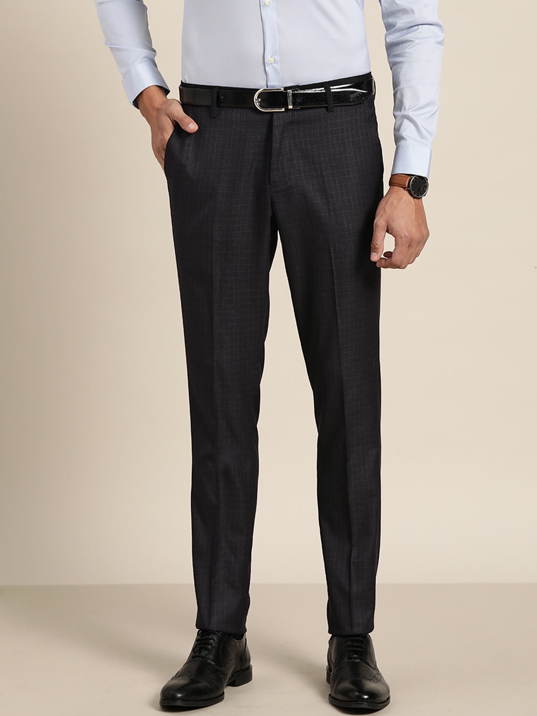 

INVICTUS Men Black Slim Fit Checked Trousers