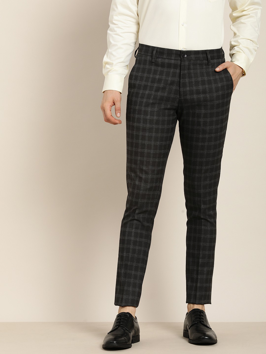

INVICTUS Men Black Checked Slim Fit Mid-Rise Semiformal Regular Trousers