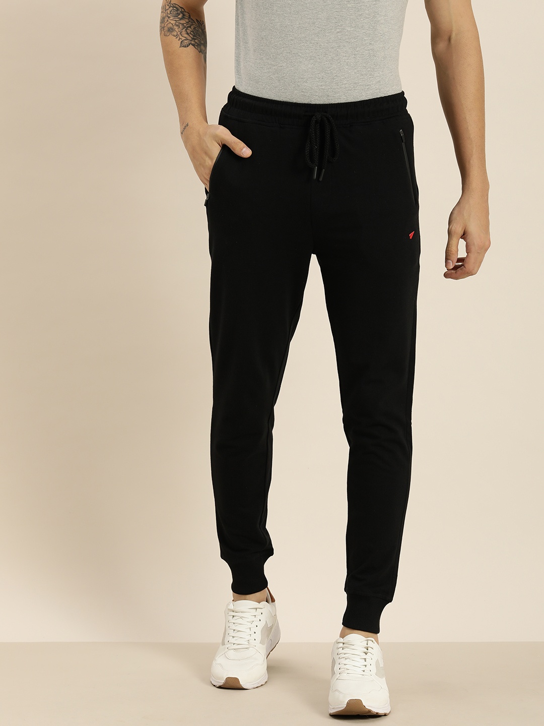 

Invictus Indoor Men Black Solid Joggers
