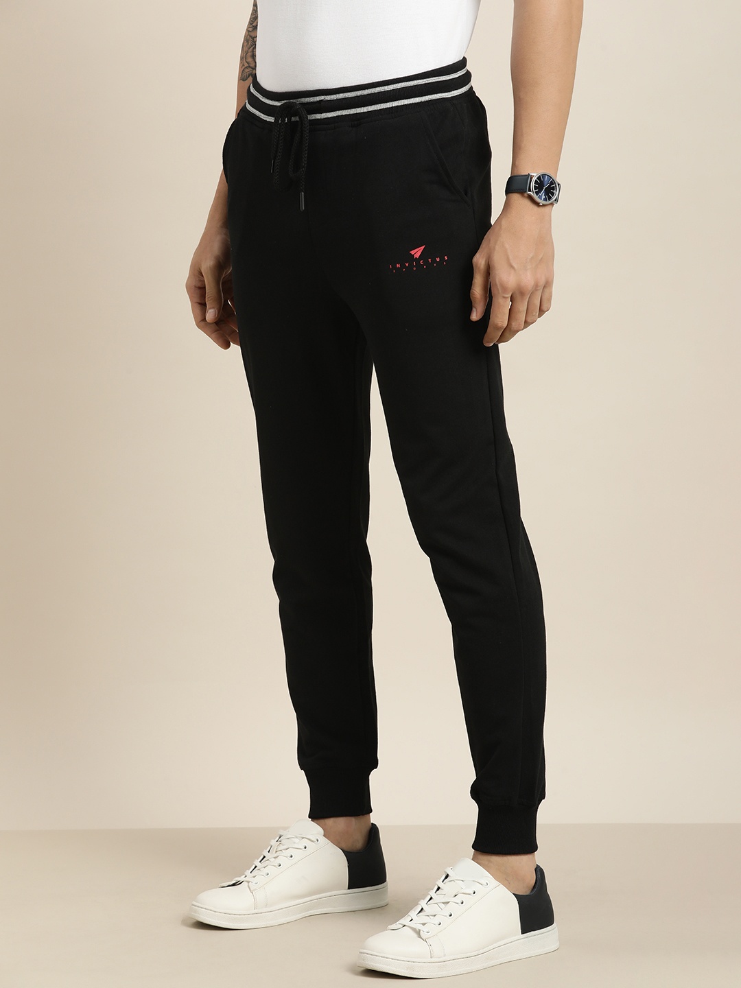 

Invictus Indoor Men Black Brand Logo Printed Mid-Rise Regular Joggers