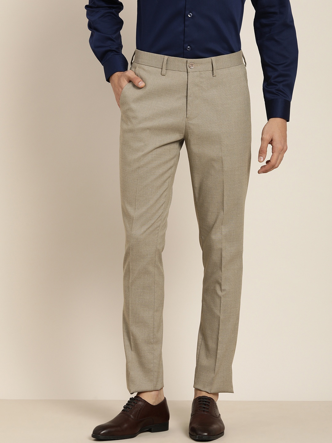 

INVICTUS Men Khaki Self Design Slim Fit Mid-Rise Semiformal Regular Trousers