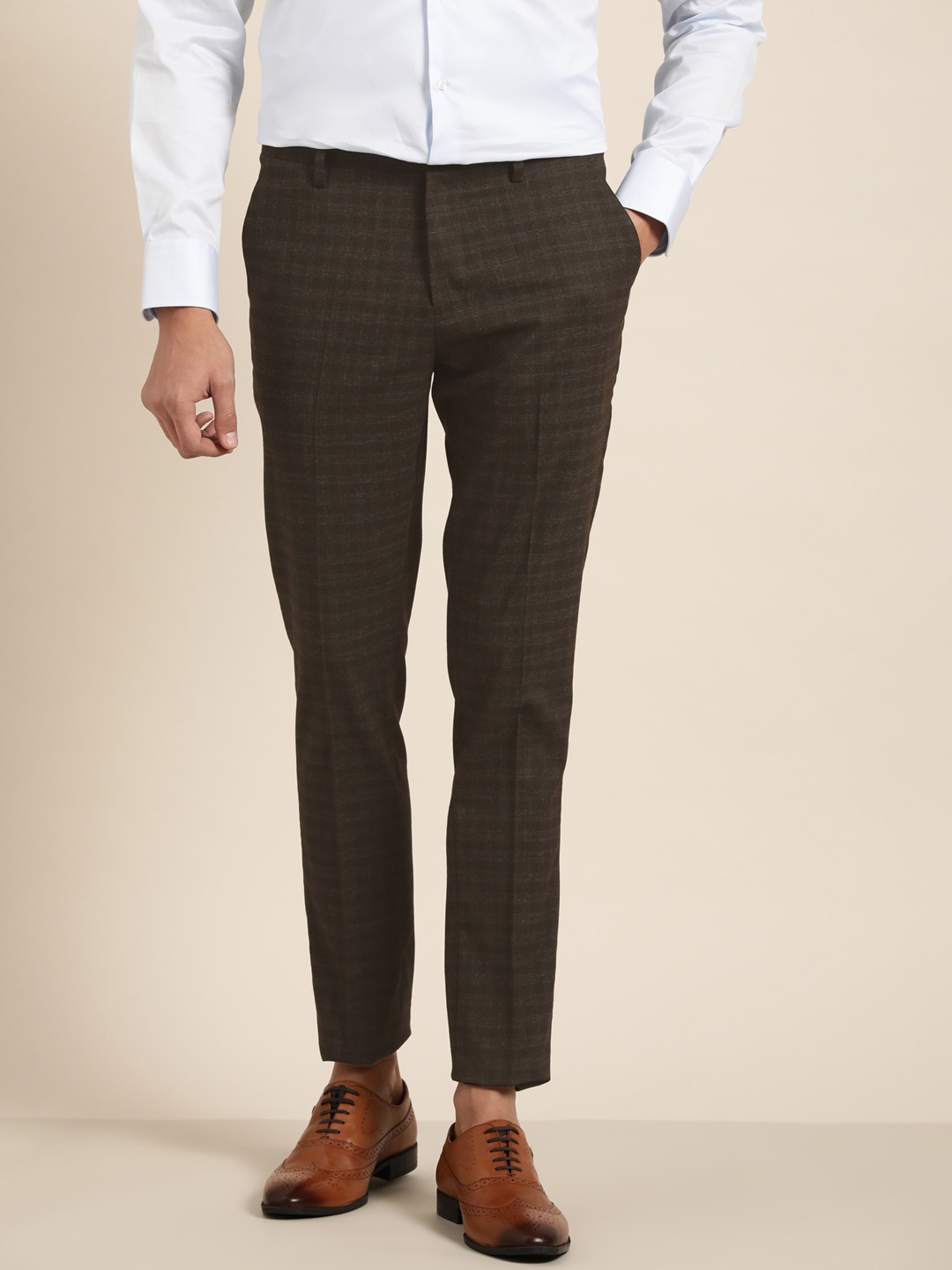 

INVICTUS Men Brown Checked Slim Fit Trousers