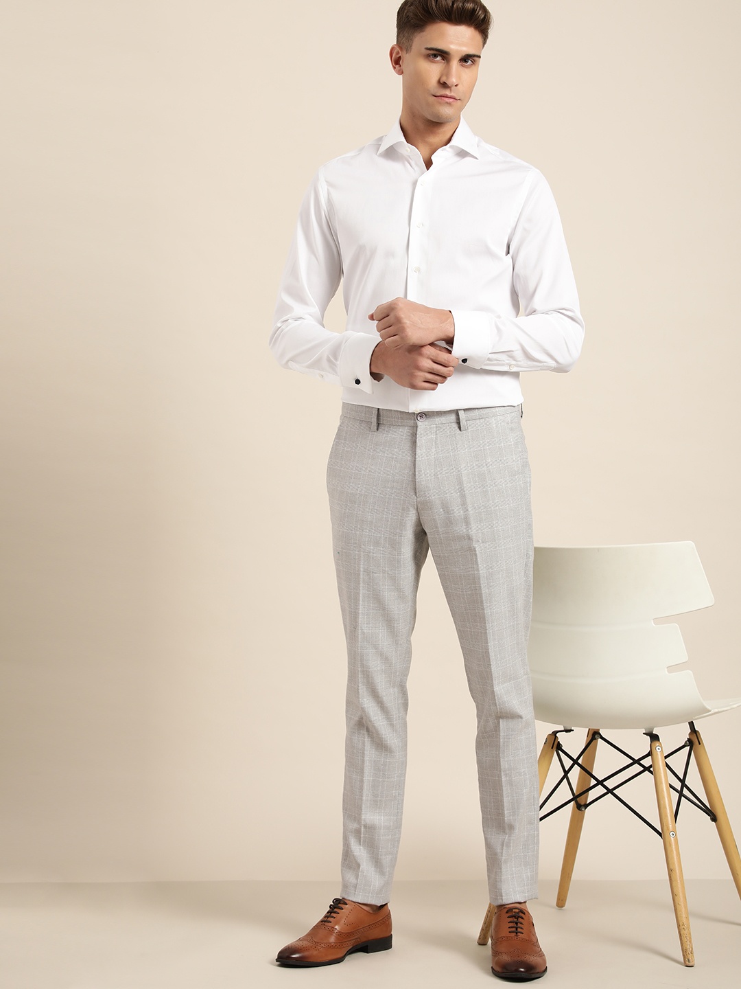 

INVICTUS Men Grey Melange Checked Slim Fit Trousers