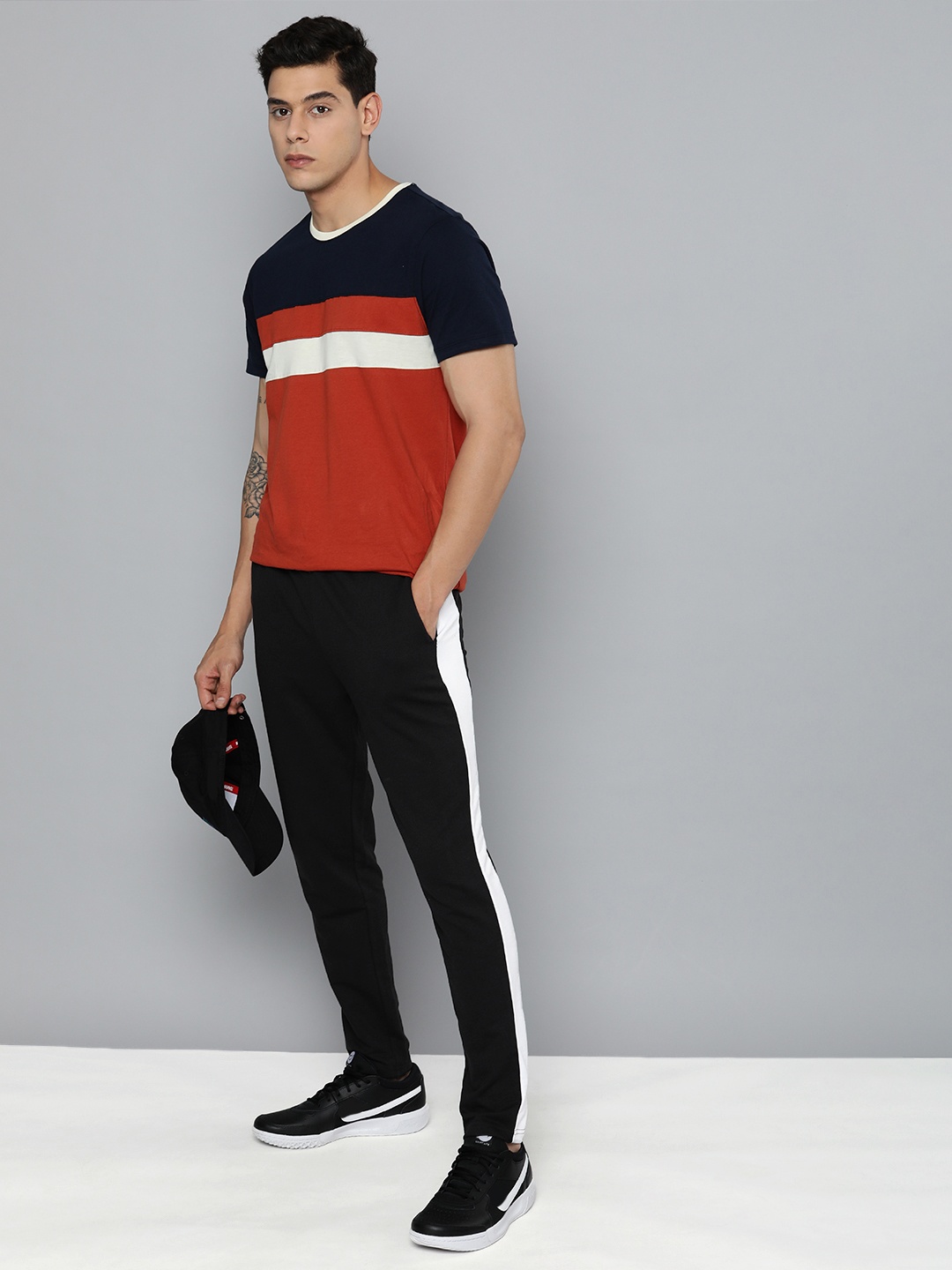 

Harvard Men Black & White Side Striped Track Pants