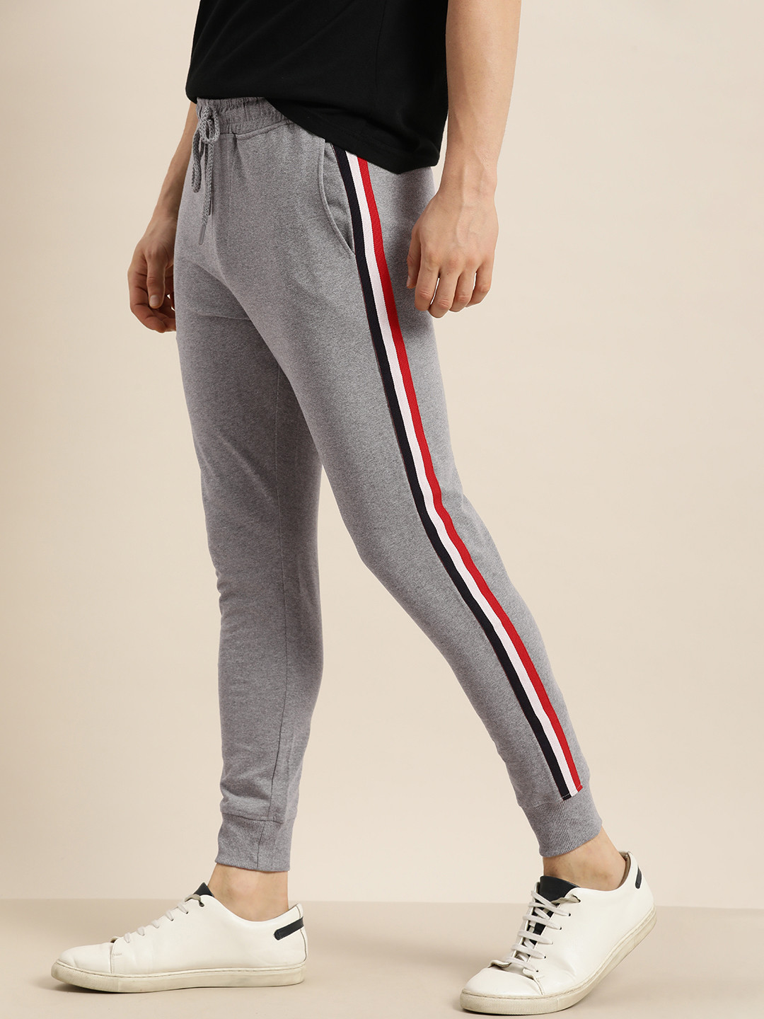 

Invictus Indoor Men Grey Solid Mid Rise Regular Joggers With Side Stripes
