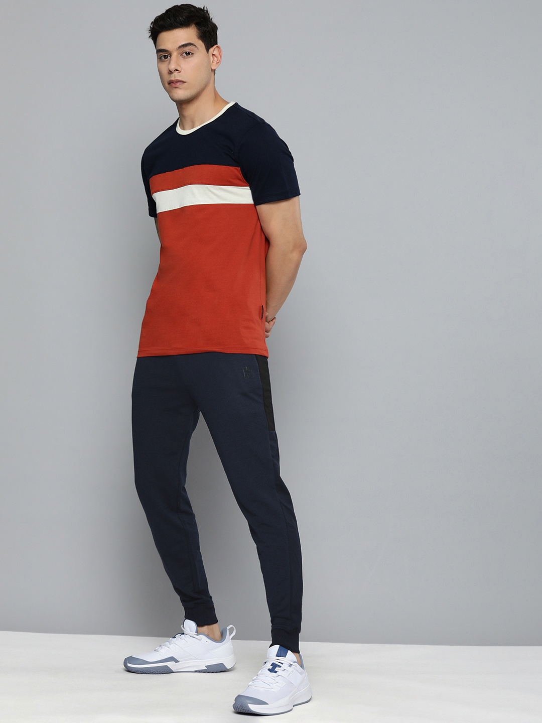 

Harvard Men Navy Blue & Black Side Striped Joggers