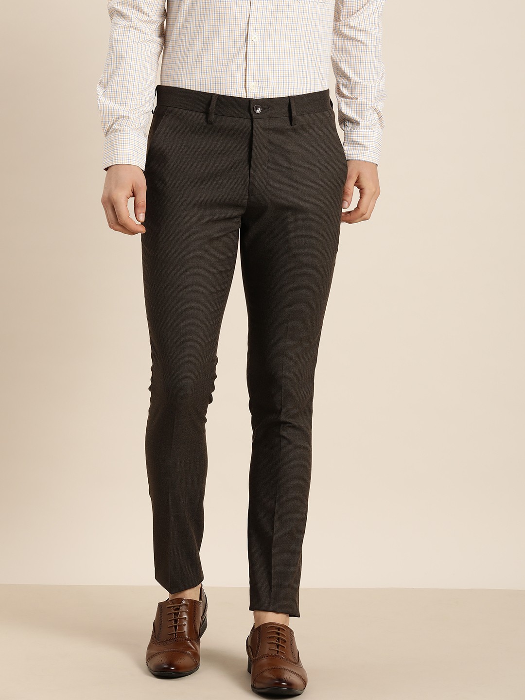 

INVICTUS Men Brown Textured Slim Fit Formal Trousers