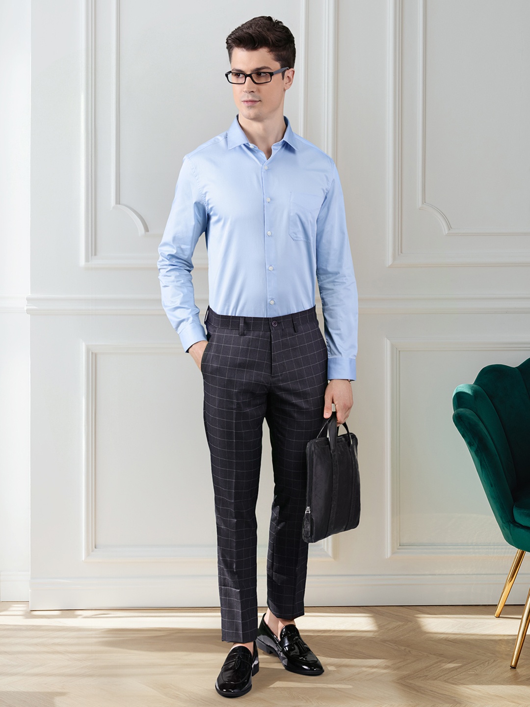 

INVICTUS Men Navy Blue Checked Slim Fit Formal Trousers