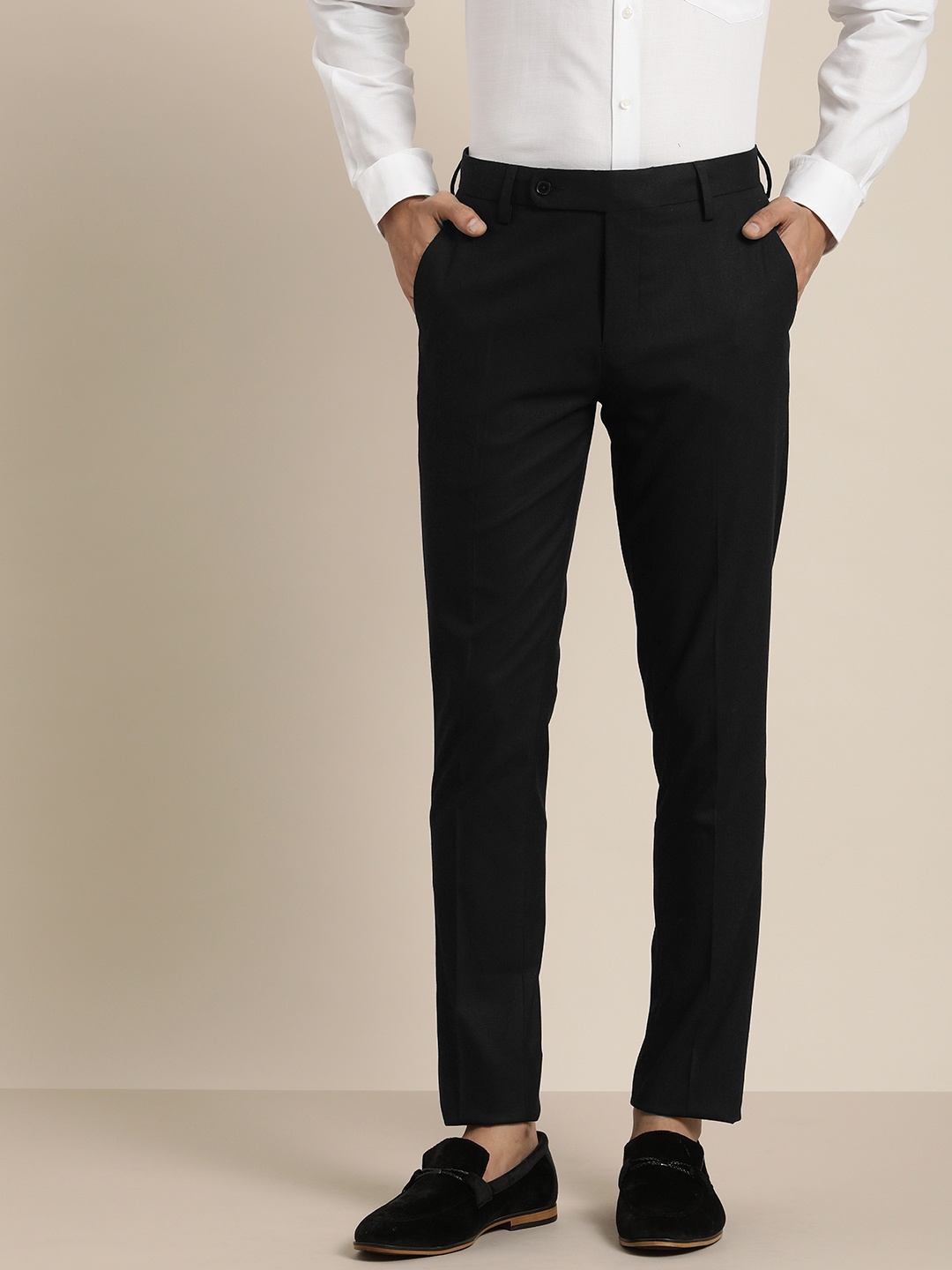 

INVICTUS Men Solid Slim Fit Stretch Formal Trousers, Black