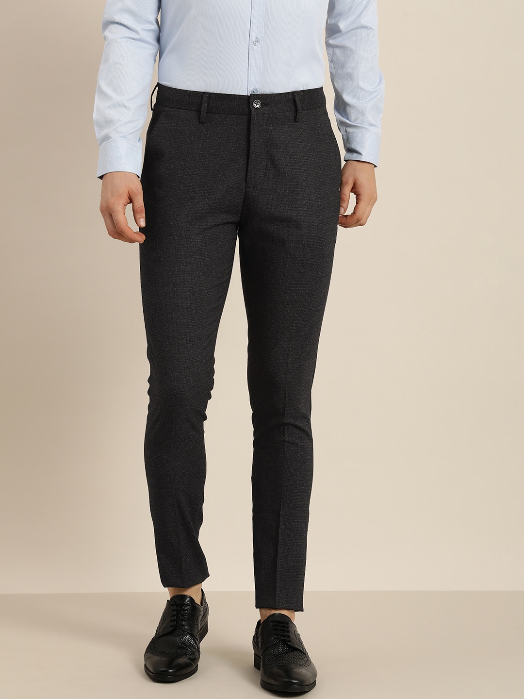 

INVICTUS Men Charcoal Grey Slim Fit Trousers