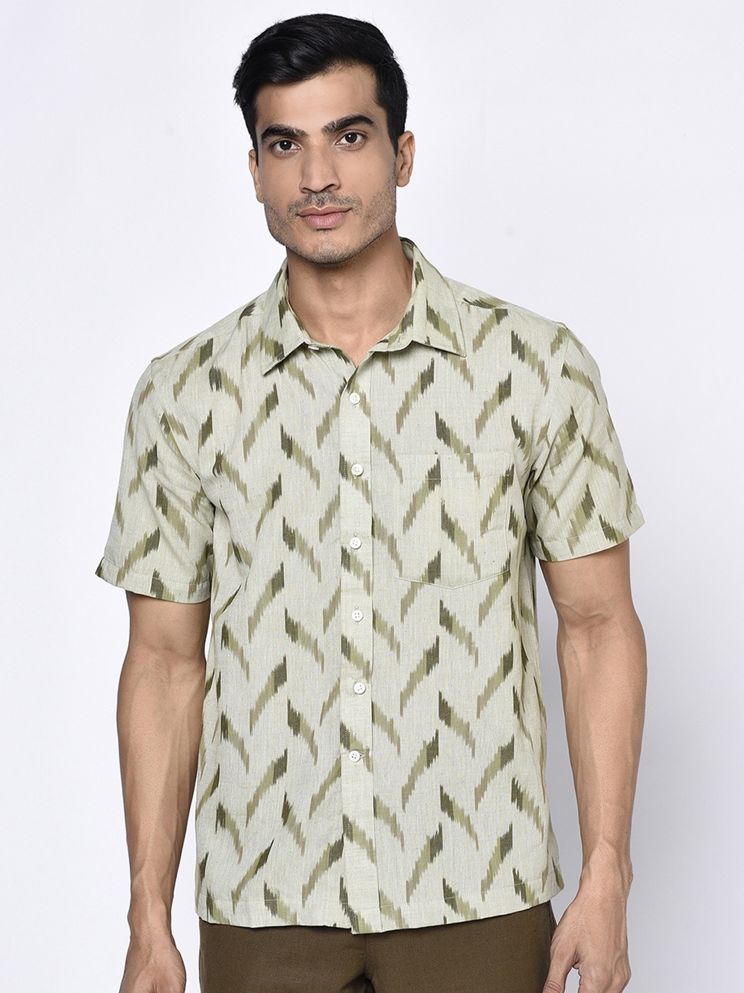 

Fabindia Men Off White Opaque Printed Cotton Casual Shirt