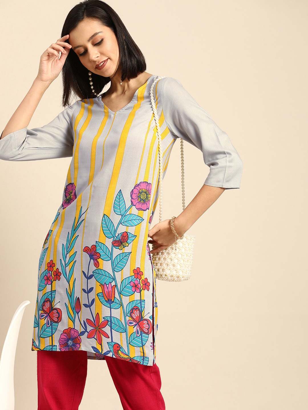 

Anouk Women Grey & Yellow Floral Printed V-Neck Kurti