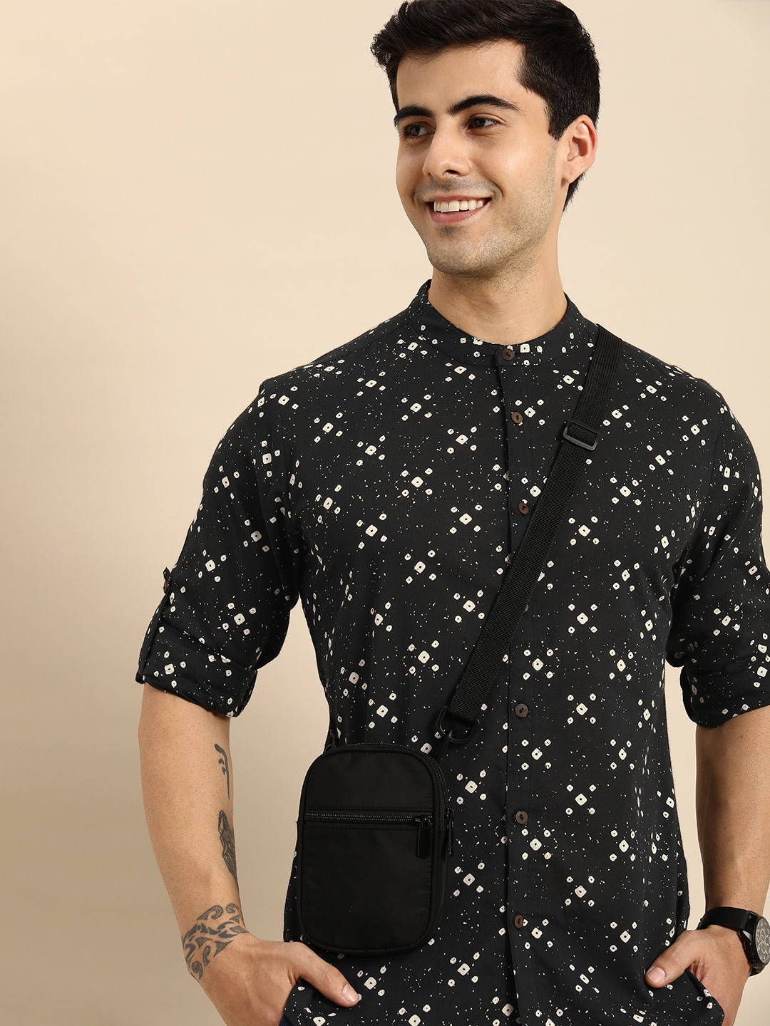 

Anouk Men Black & White Printed Pure Cotton Mandarin Collar Casual Shirt