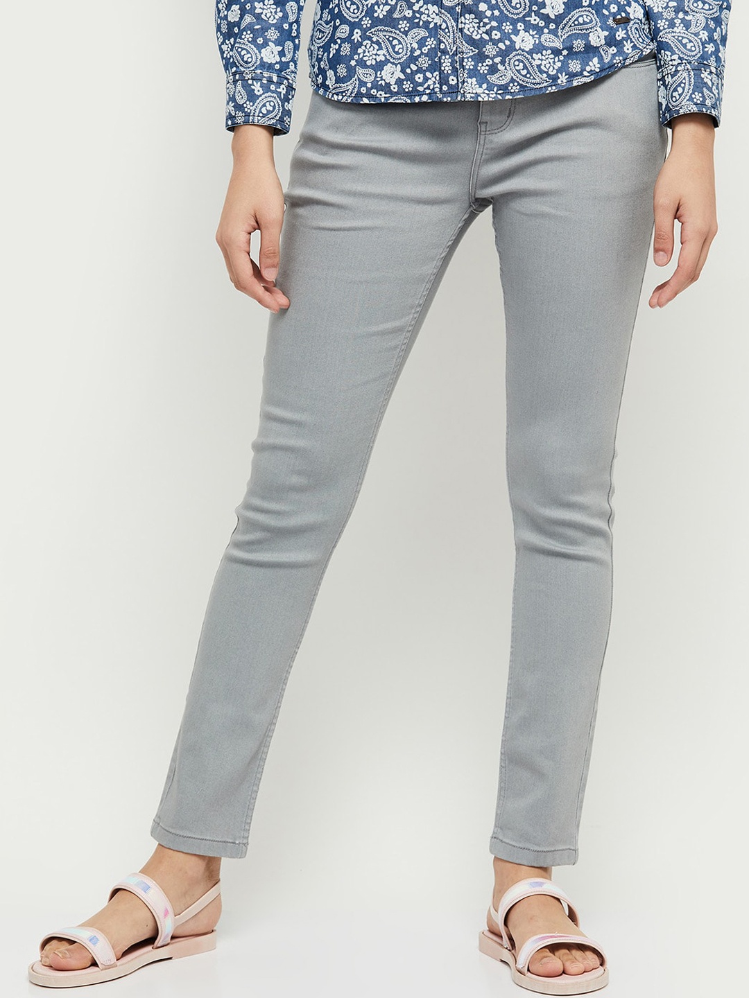 

max Women Grey Slim Fit Jeans