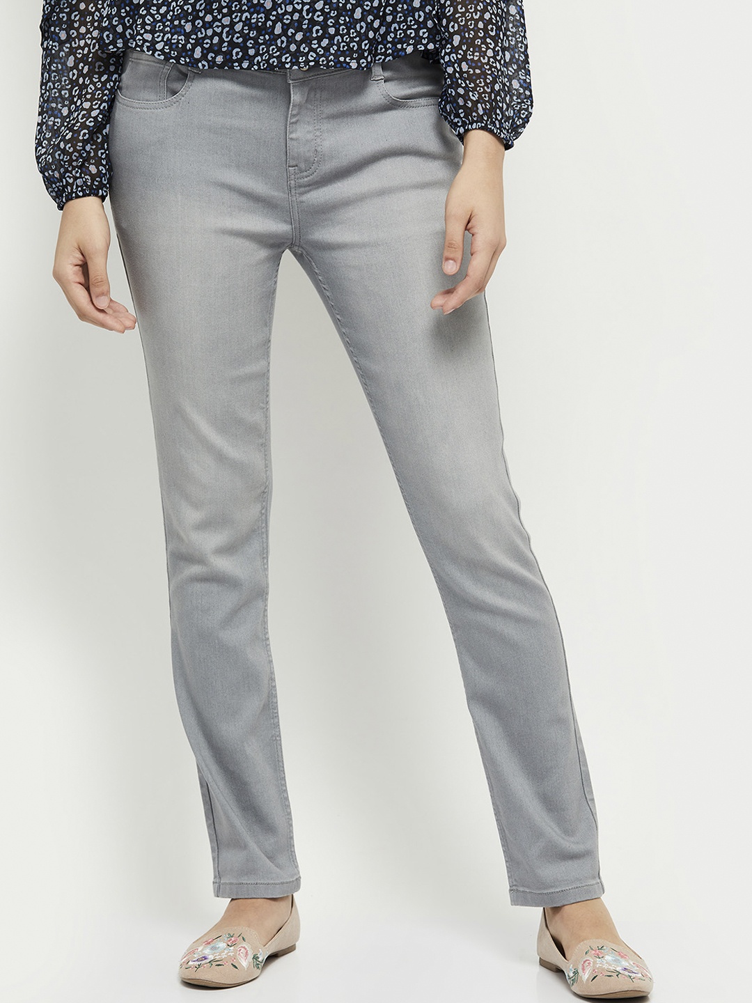 

max Women Grey Slim Fit Low Distress Jeans