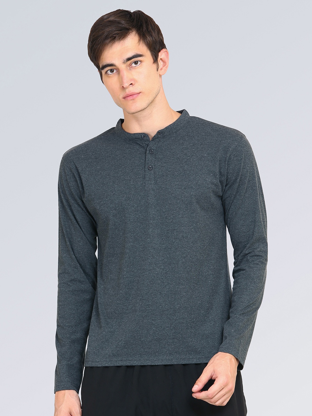 

appulse Men Charcoal Henley Neck Applique T-shirt