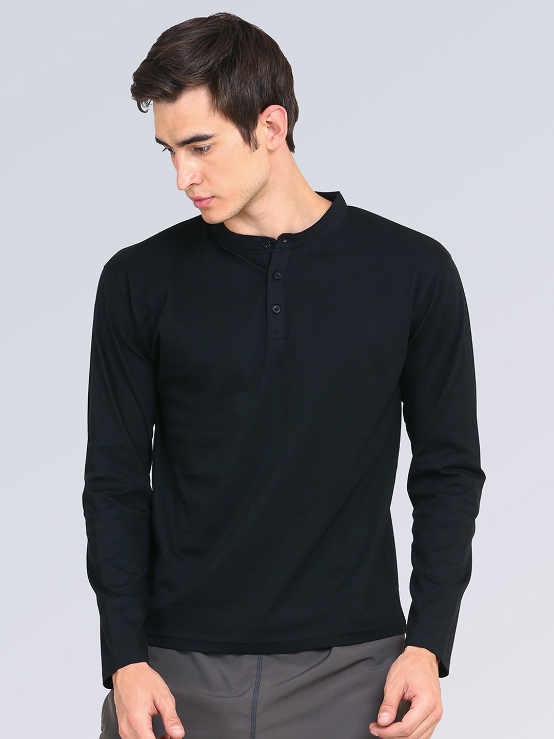 

Appulse Men Black Solid Mandarin Collar T-shirt
