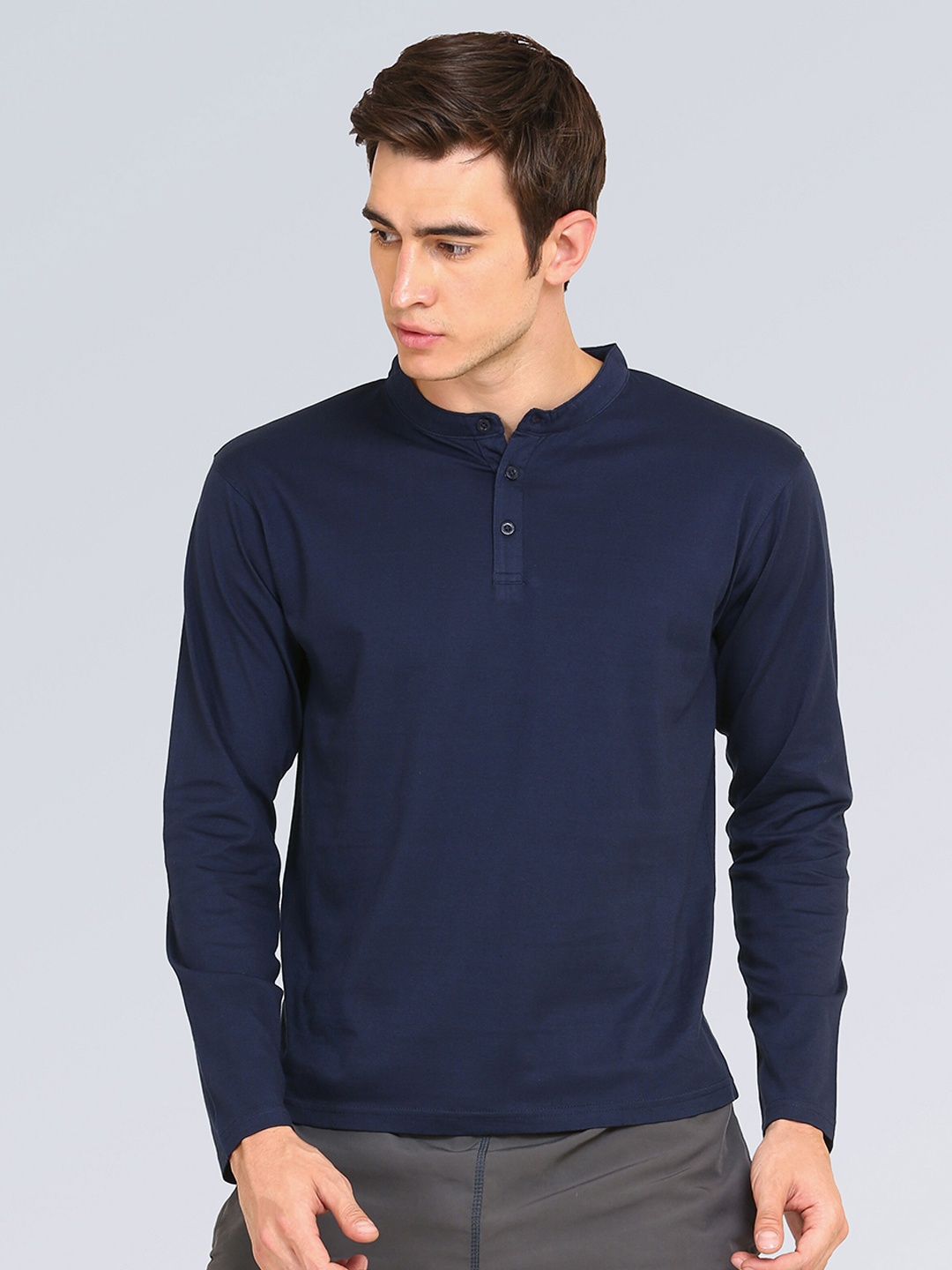 

appulse Men Navy Blue Solid Mandarin Collar T-shirt