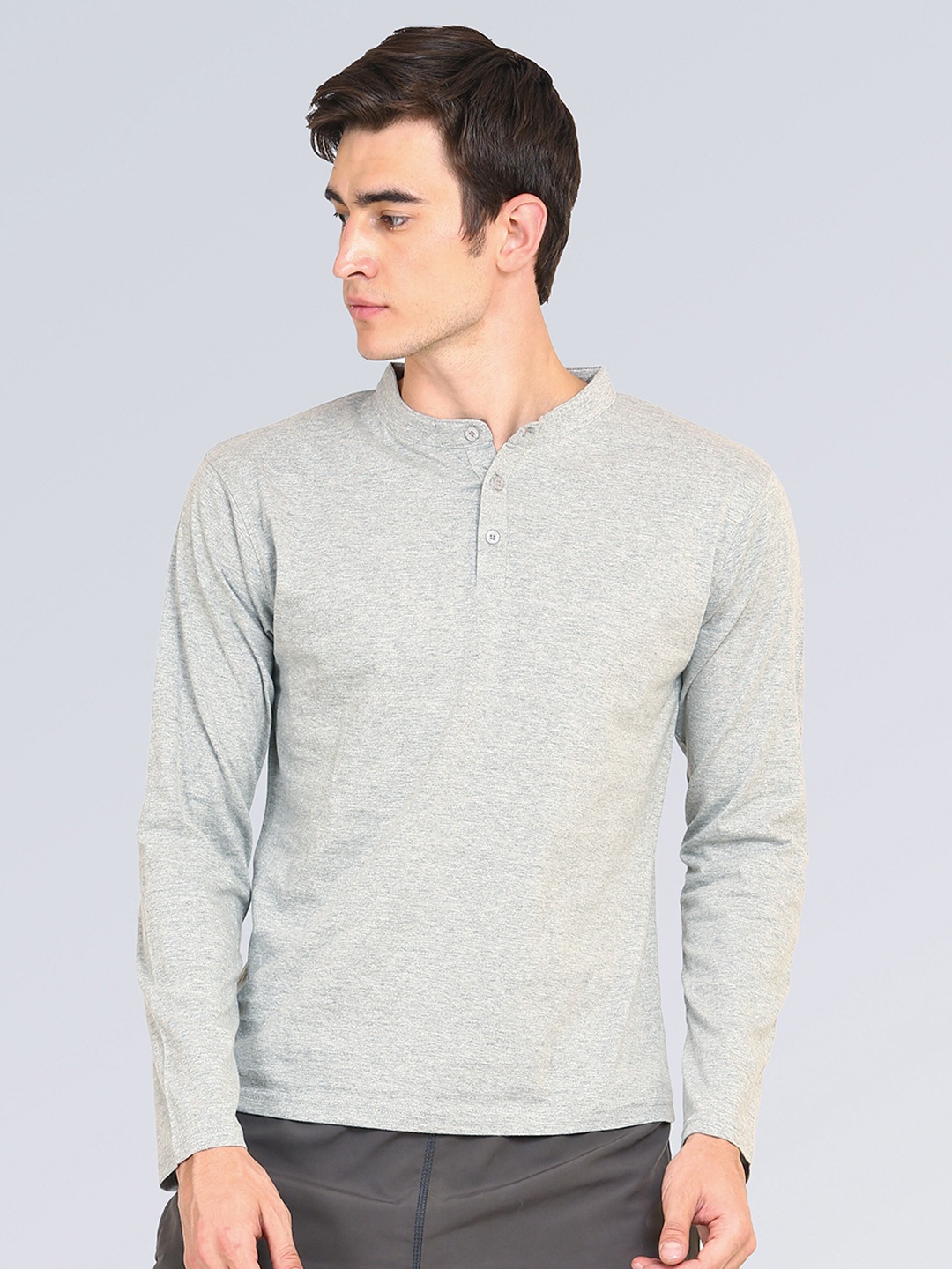 

appulse Men Grey Solid Mandarin Collar T-shirt